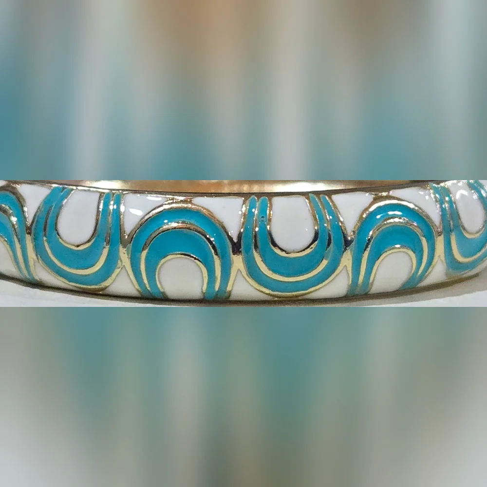 Nordstrom Sequin NYC Equestrian Turquoise Enamel Horseshoe Hinge‎ Bangle NWOT
